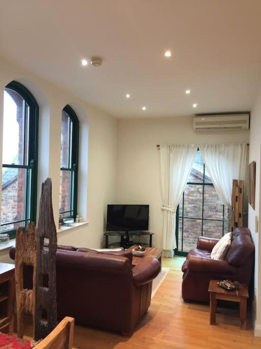 Converted Chapel Filey Floor To Ceiling Arch Window Екстериор снимка