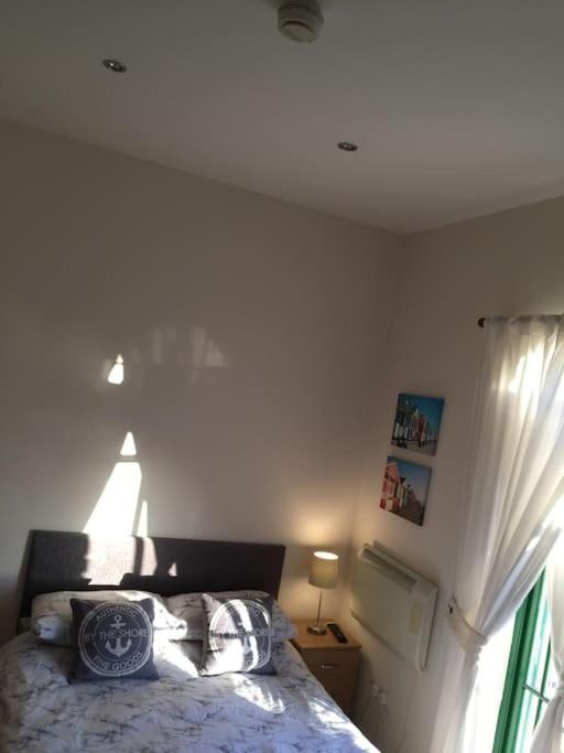 Converted Chapel Filey Floor To Ceiling Arch Window Екстериор снимка